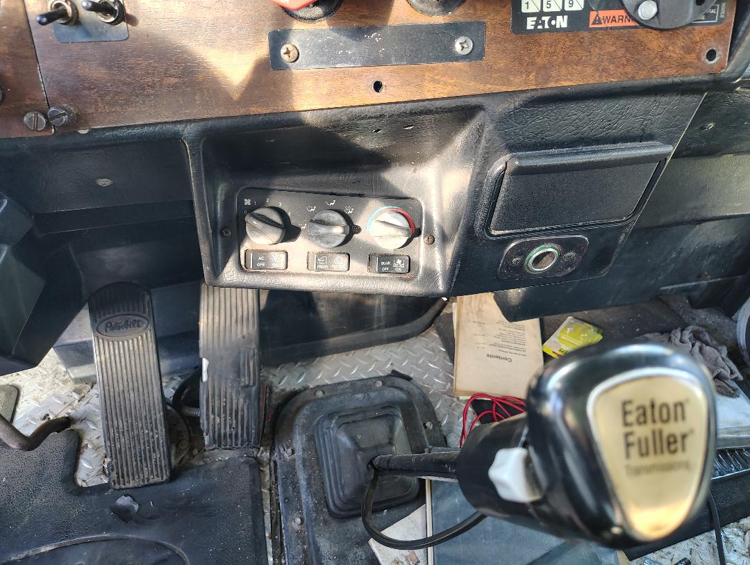 1996 PETERBILT 379 - Image 41